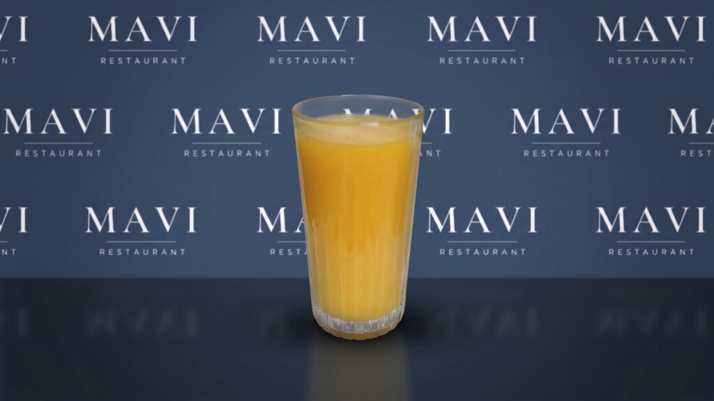 Frisch gepresster Orangensaft / Taze Sıkılmış Portakal Suyu